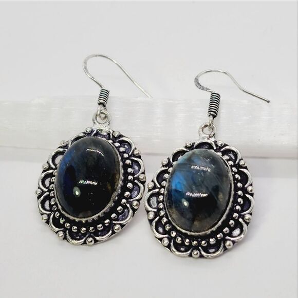 Labradorite Handmade Drop Dangle Earrings Jewelry 1.76" - Picture 2 of 3